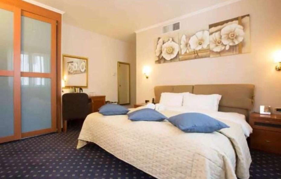 THE SAVOY, LUXURY HOTEL