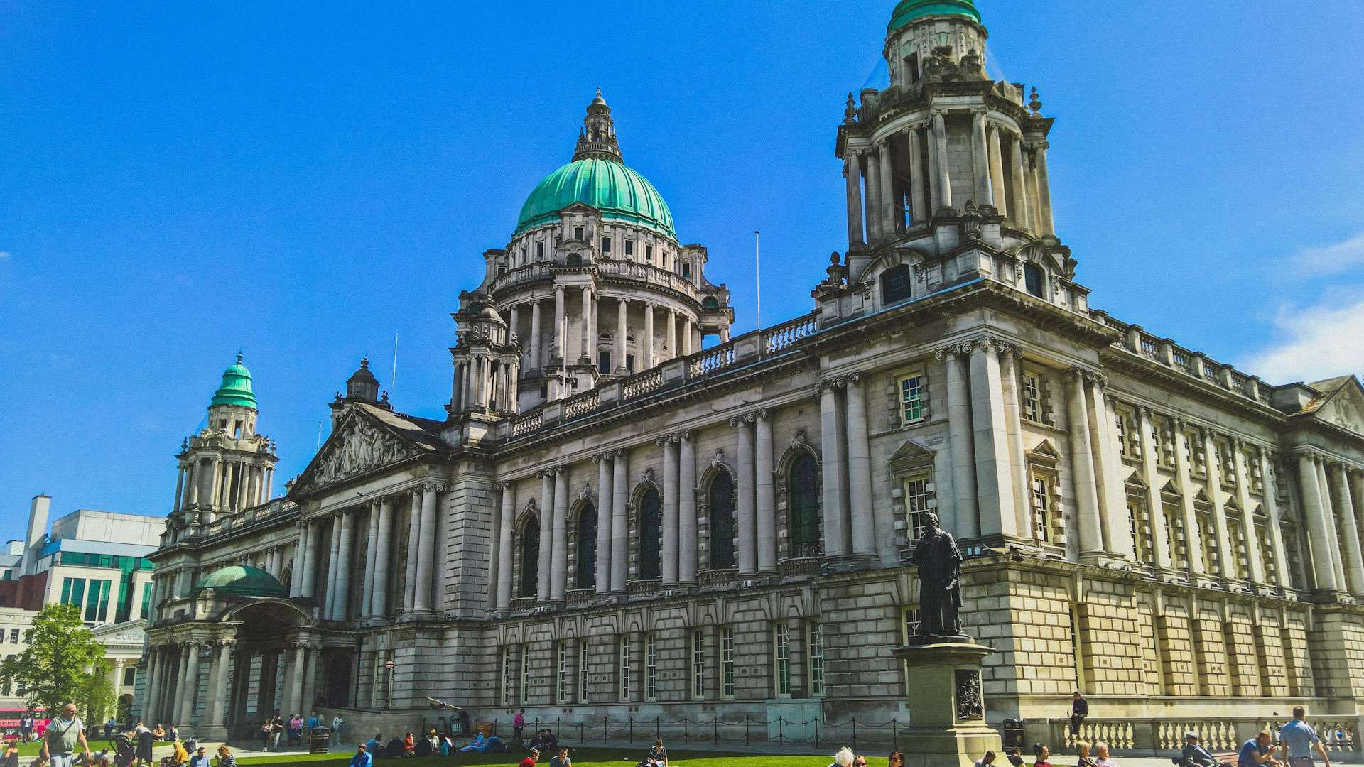 Discover Belfast: A City of History, Culture, and Coastal Beauty