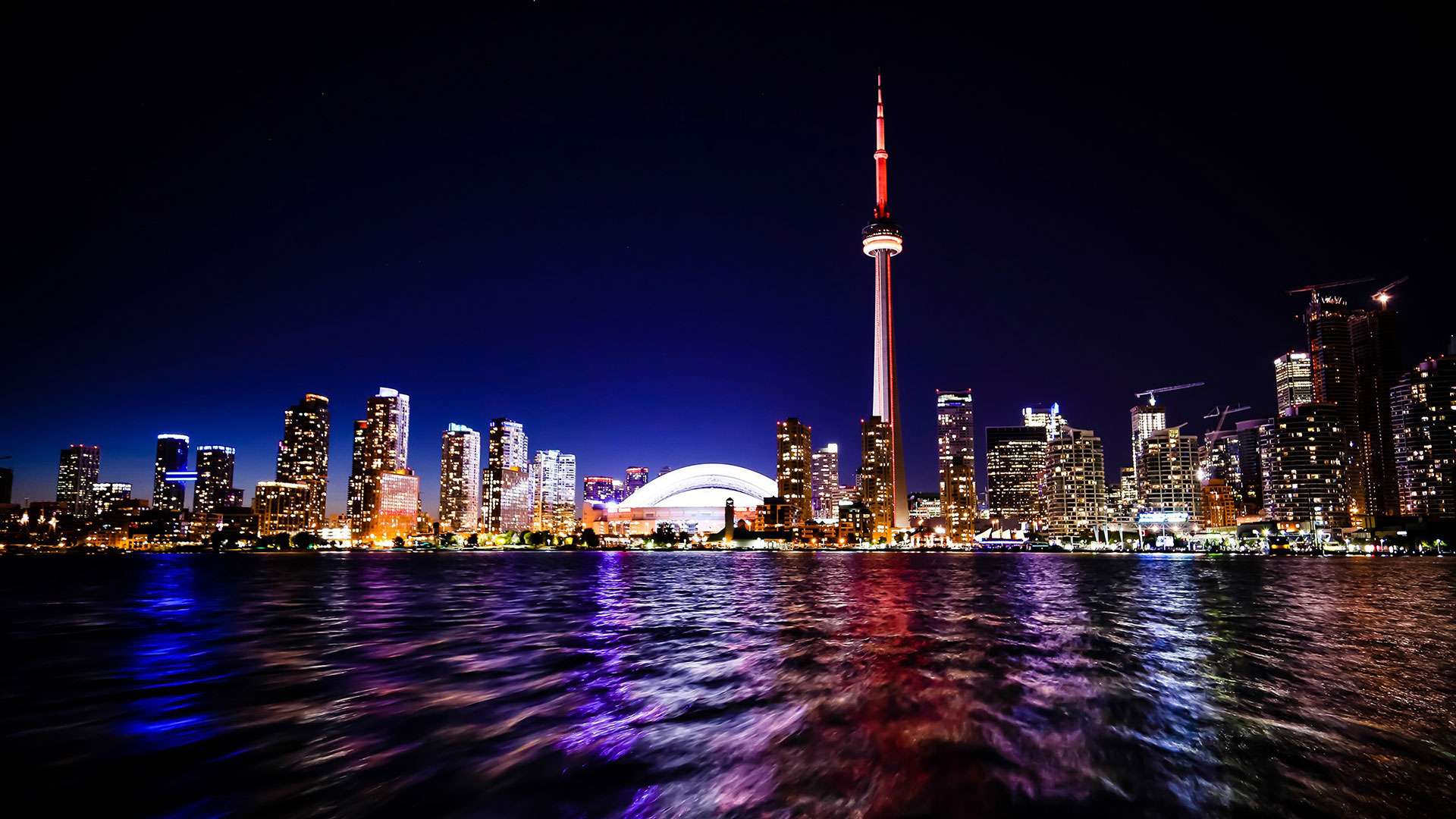 Discover Toronto: A Bustling Metropolis with Endless Attractions
