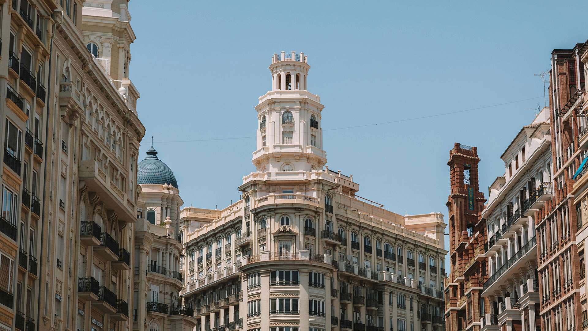 Discover Valencia: Spain’s City of Arts, Beaches, and Festivals