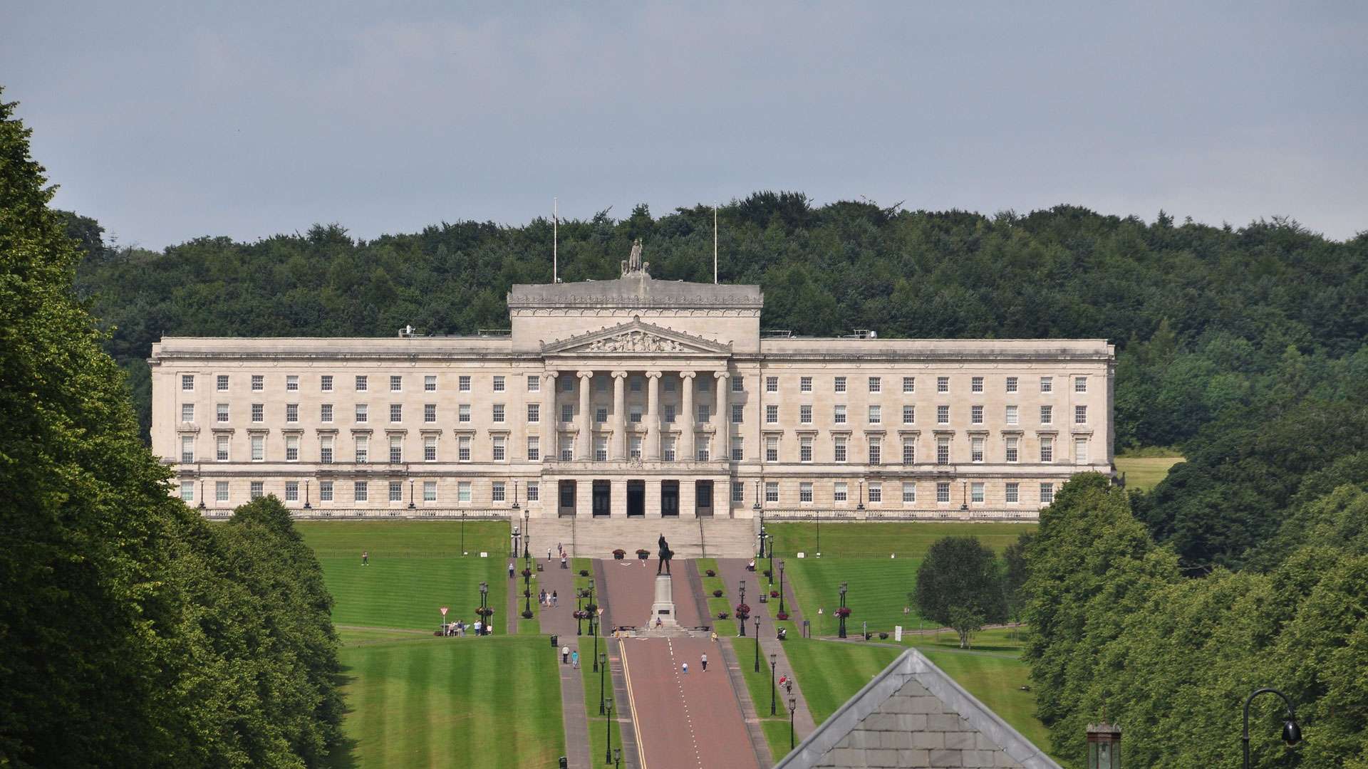 Discover Belfast: A City of History, Culture, and Coastal Beauty