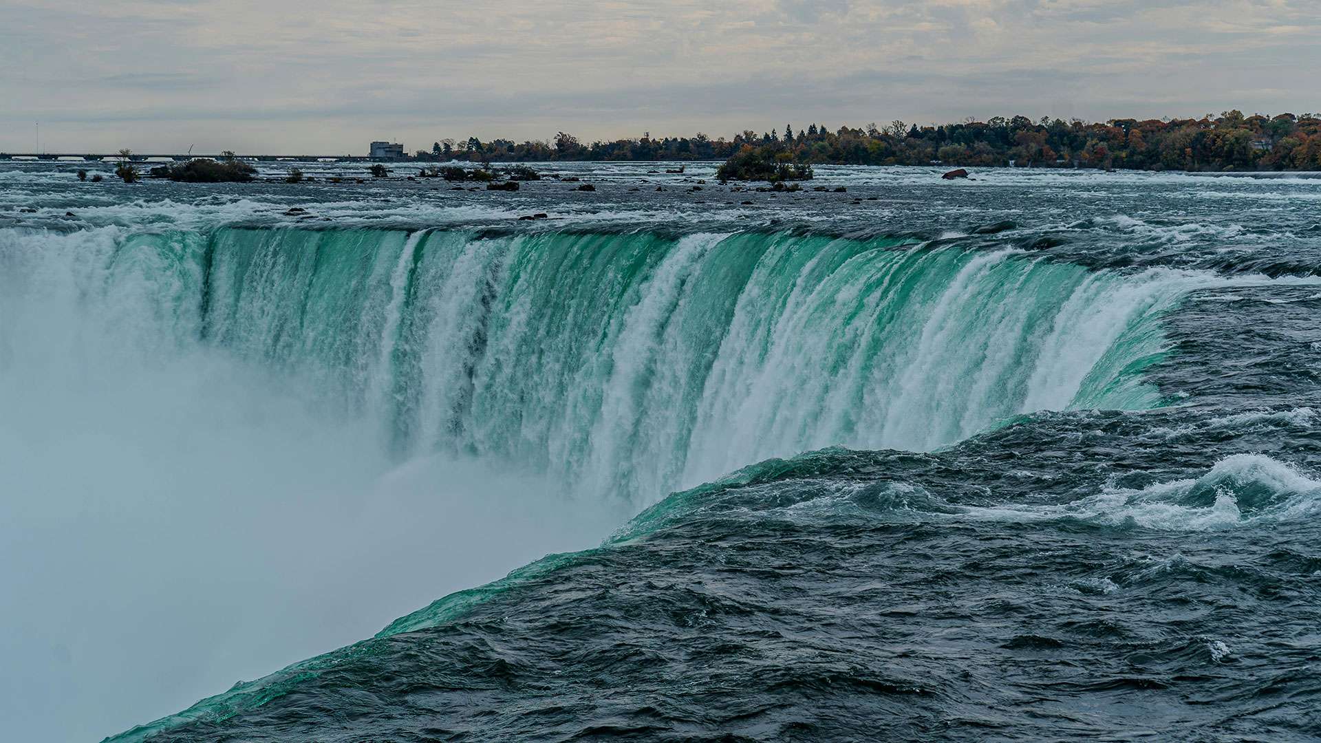 Discover Niagara Falls: Nature's Majestic Wonder Awaits