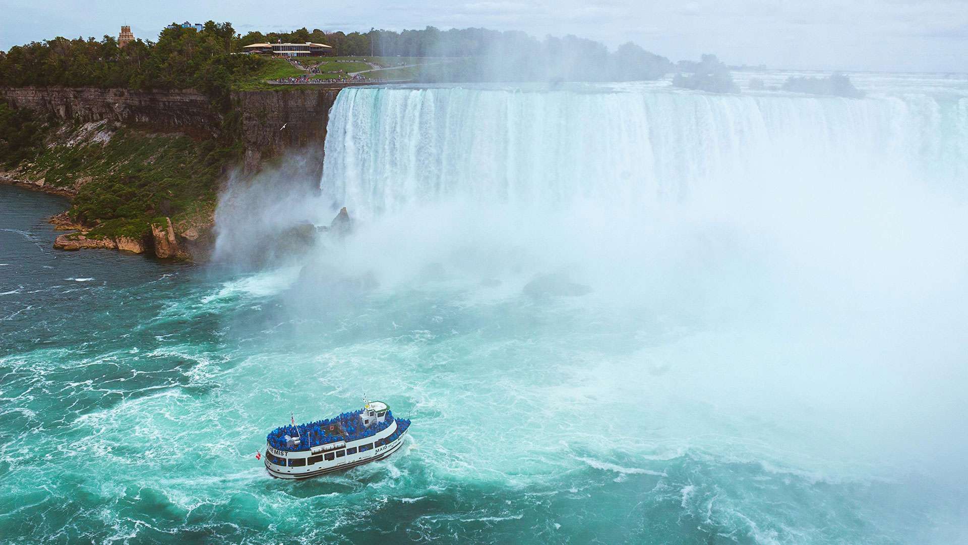 Discover Niagara Falls: Nature's Majestic Wonder Awaits