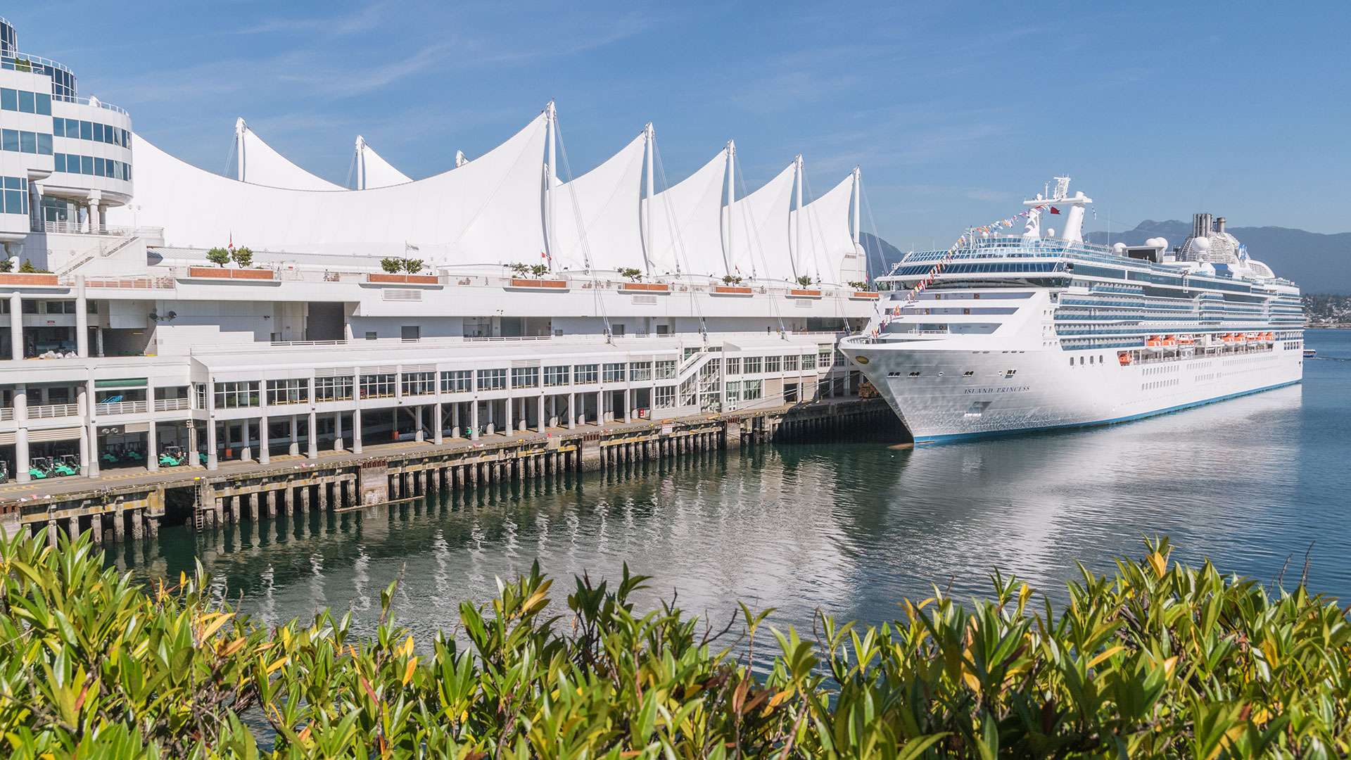 Explore Vancouver: Nature, Culture, and Urban Charm